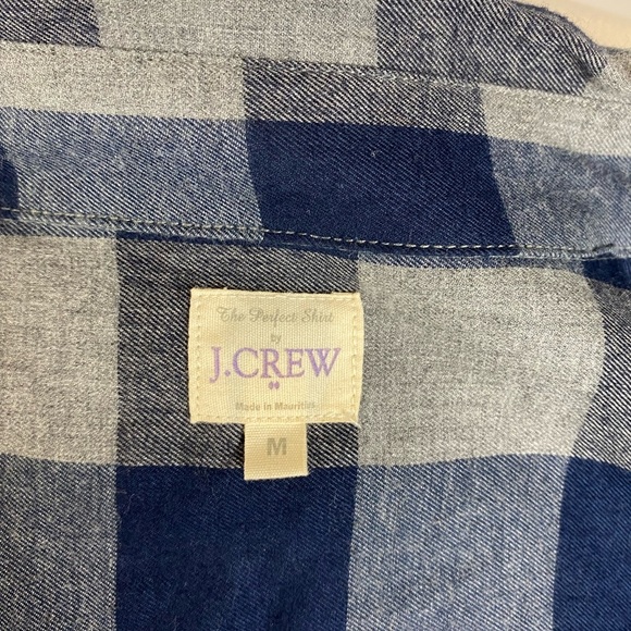 💥MAKE ME AN OFFER💥 J Crew The Perfect Shirt in Navy/Grey Buffalo Check Flannel - Picture 5 of 8